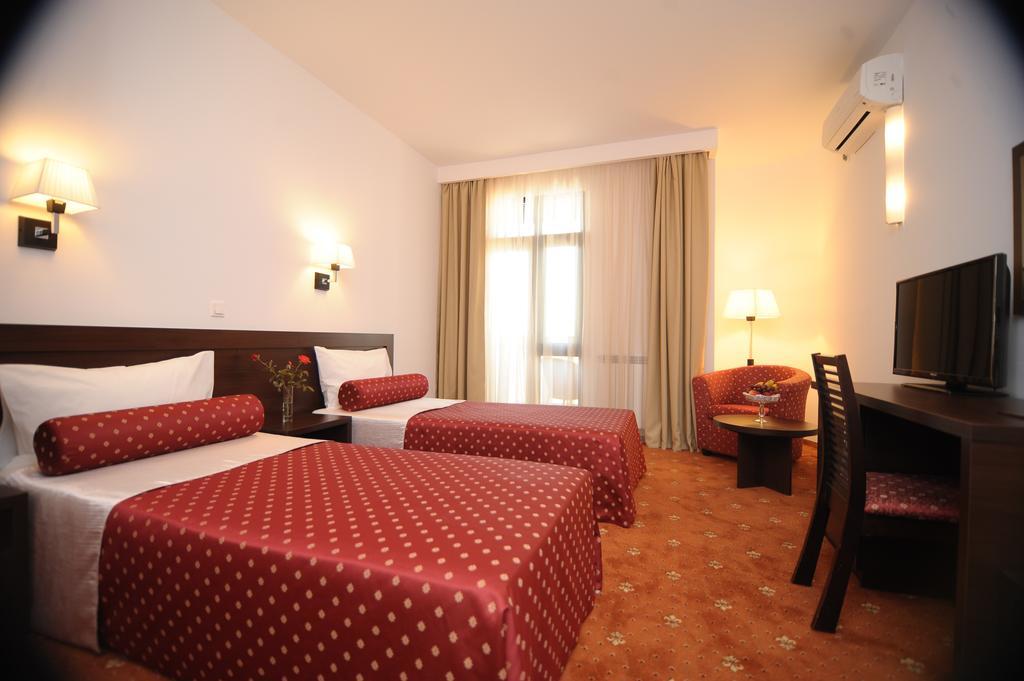 Hotel Mon Jardin Махмудия Стая снимка